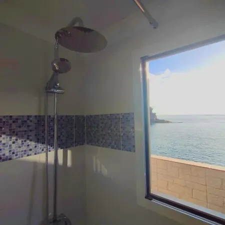 Eolo Oceanfront טלדה